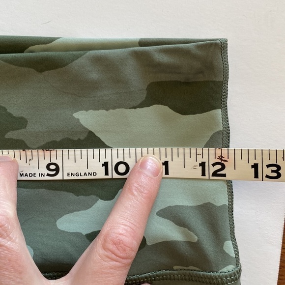 Aerie green camo leggings Sz medium EUC - Picture 7 of 7